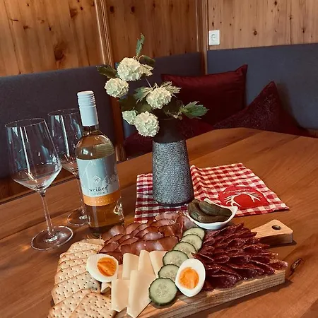 Apart Angela Mayrhofen