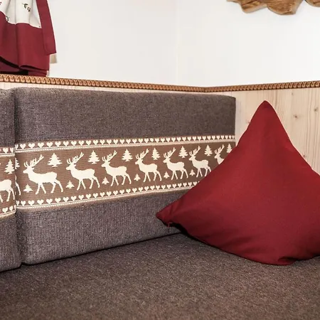 Apart Angela Mayrhofen